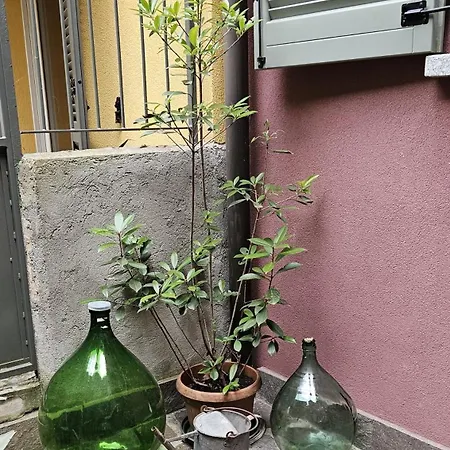 A Due Passi Dal * Манделло-дель-Ларио